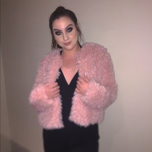 Meet your Posher, Ella